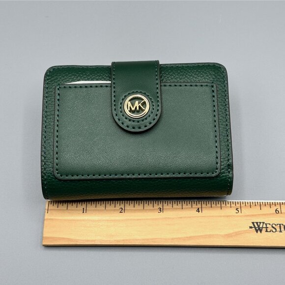 Michael Kors Charm Small Tab Compact Pocket Wallet Bosco Green Leather *READ* - Picture 14 of 16